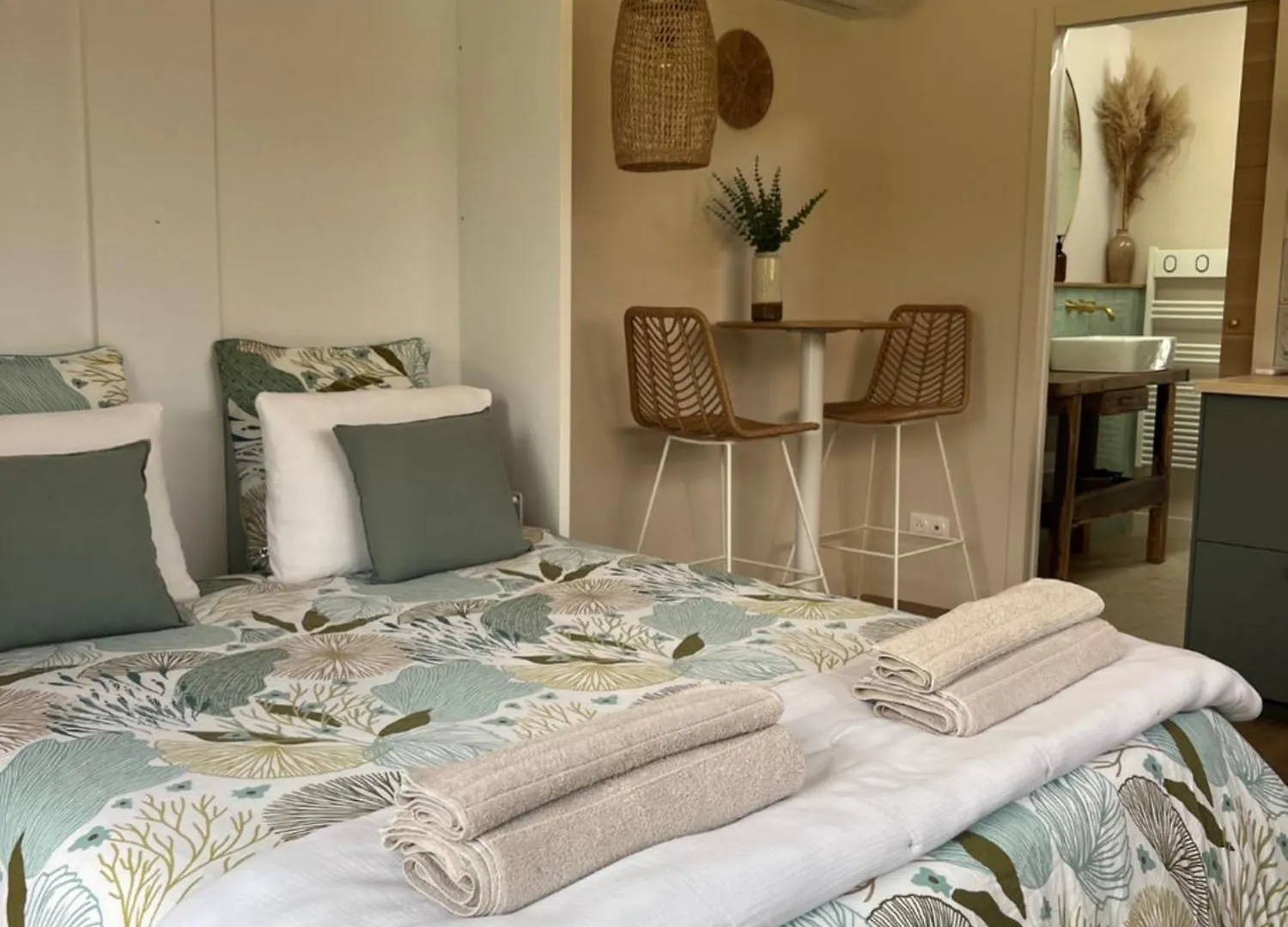 Hotel La Parenthese Auberives-sur-Vareze Gasthof